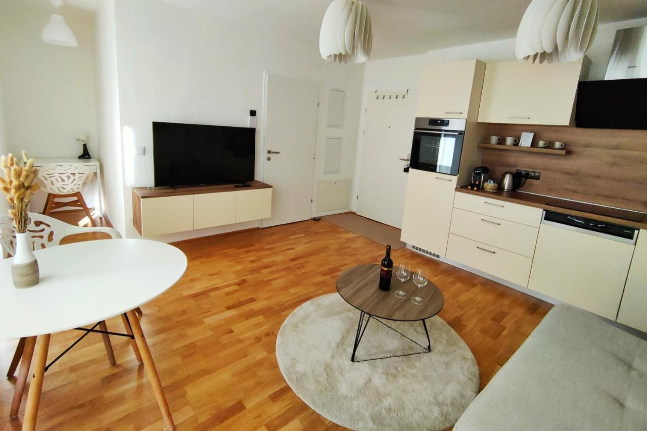 Luma Apartment Near Schoenbrunn With Parking Wenen Buitenkant foto
