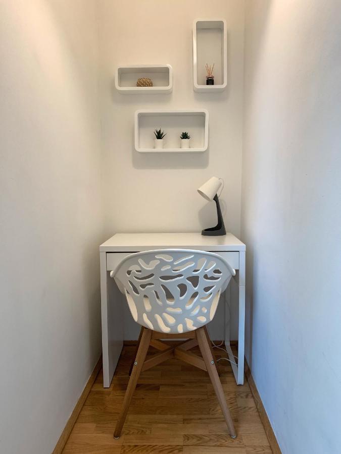 Luma Apartment Near Schoenbrunn With Parking Wenen Buitenkant foto